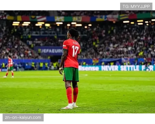 战报速递:AC米兰3-1逆转萨索洛,莱奥传射建功